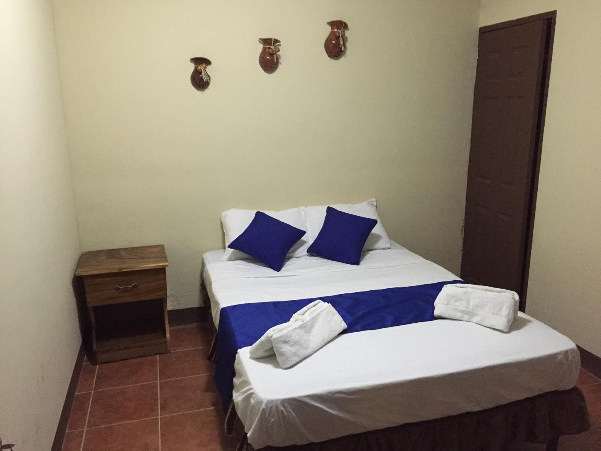 El Jardin Hostal León